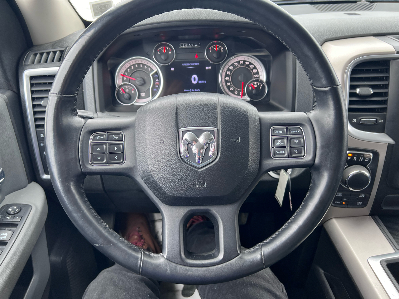 RAM 1500 4WD Quad Cab 140.5" Big Horn 2014