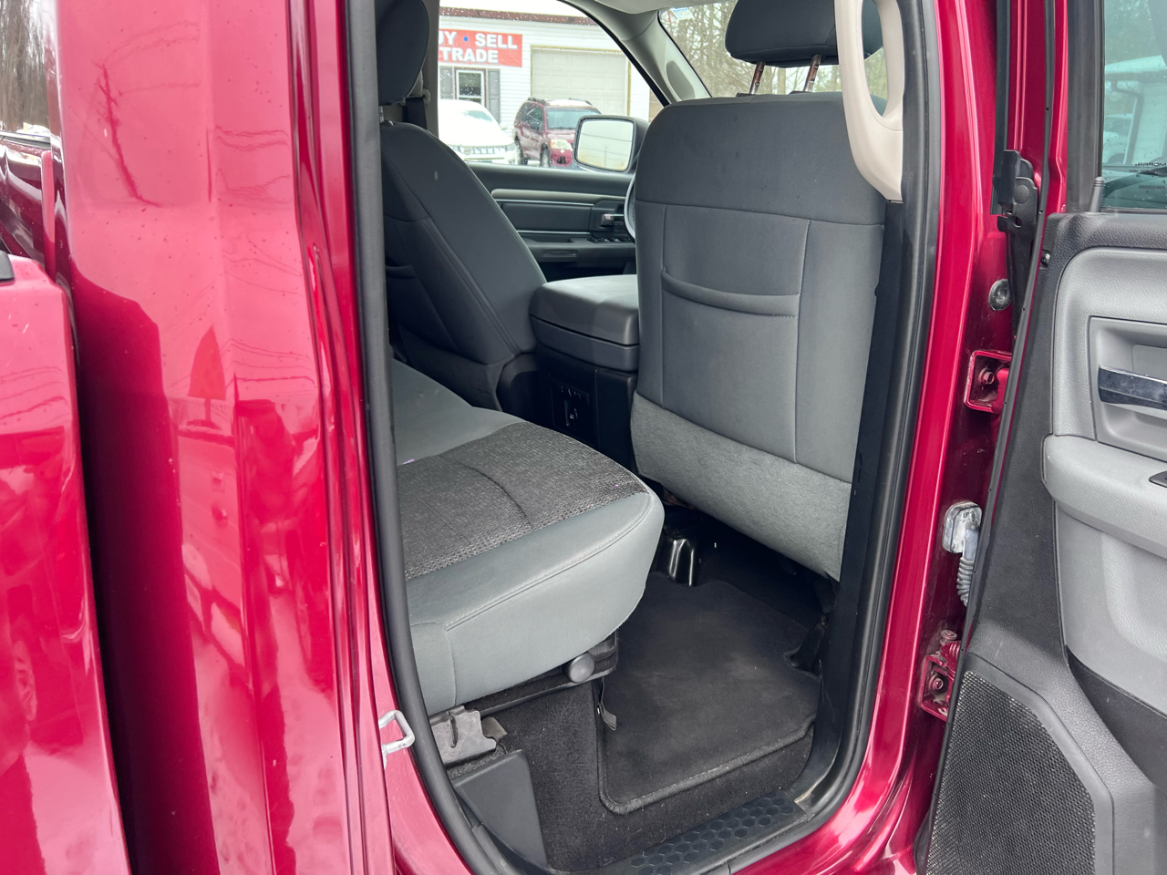 RAM 1500 4WD Quad Cab 140.5" Big Horn 2014