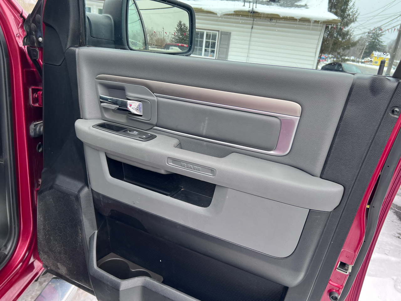 RAM 1500 4WD Quad Cab 140.5" Big Horn 2014