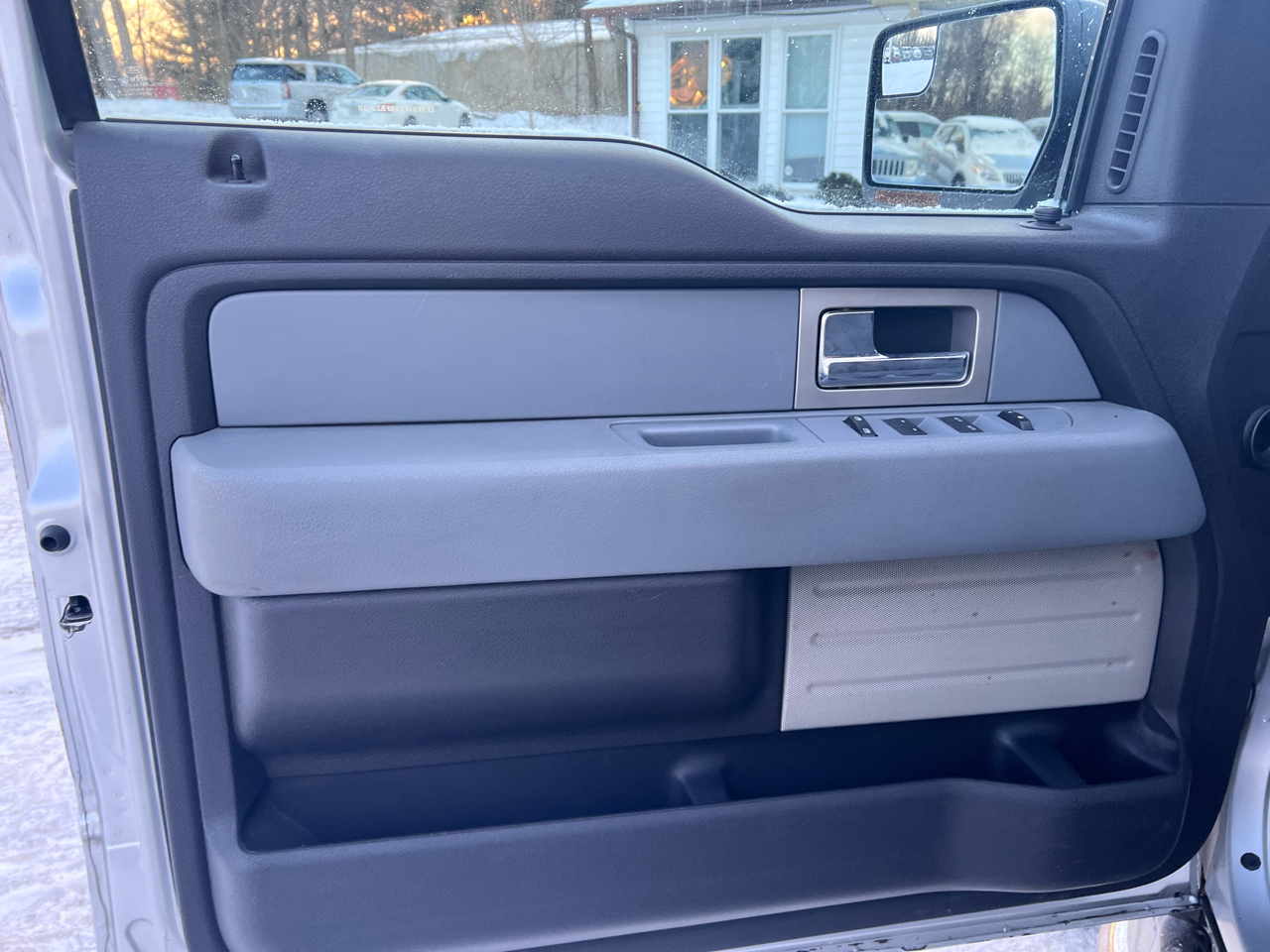 Ford F-150 4WD SuperCab 145" Lariat 2011