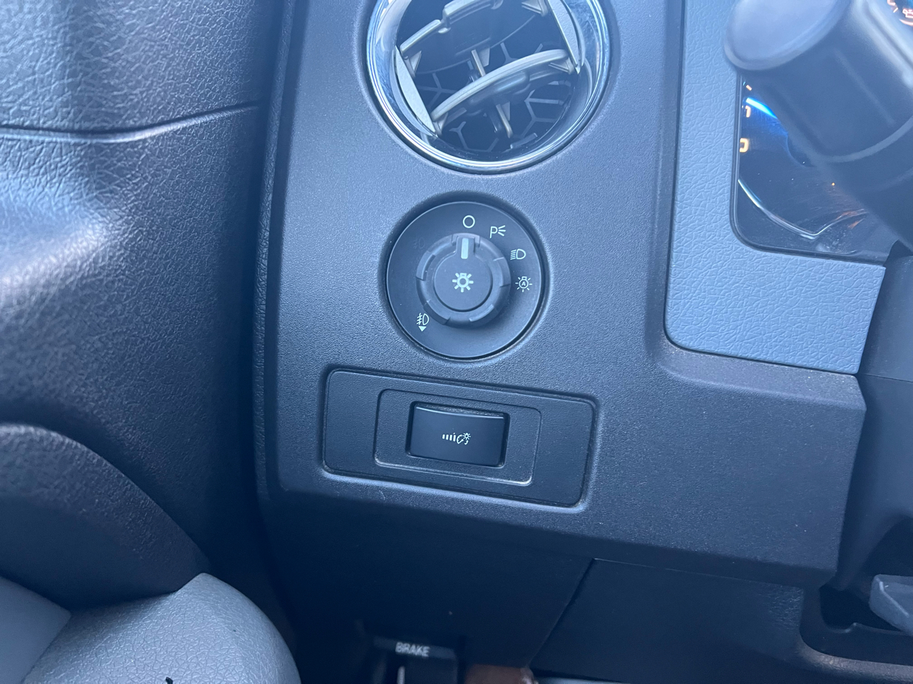 Ford F-150 4WD SuperCab 145" Lariat 2011