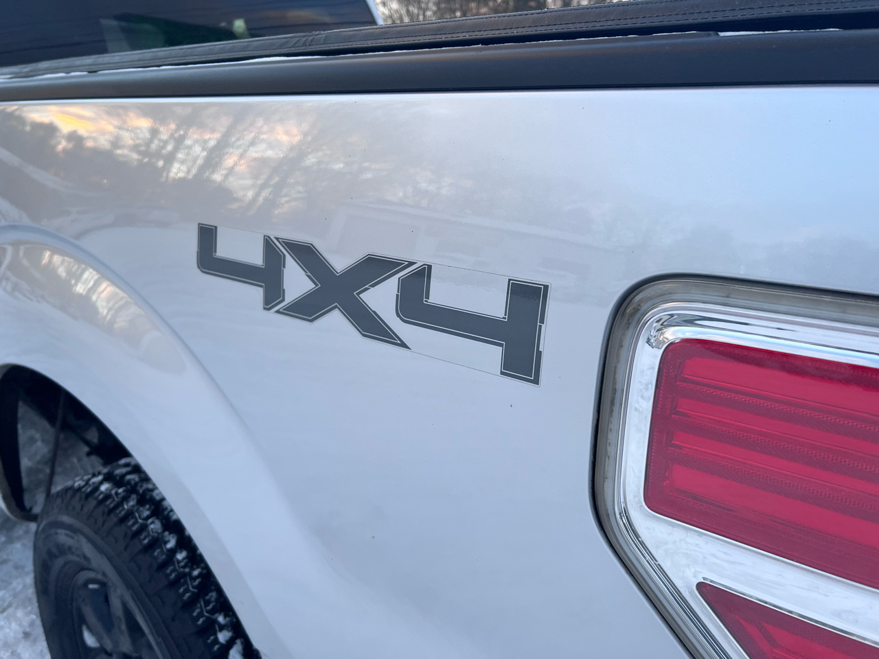 Ford F-150 4WD SuperCab 145" Lariat 2011