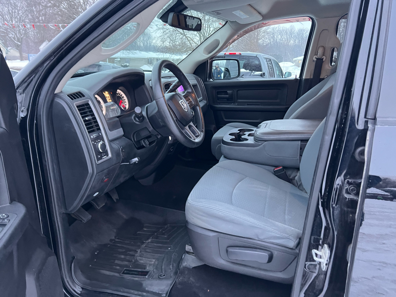 RAM 1500 4WD Quad Cab 140.5" Tradesman 2013