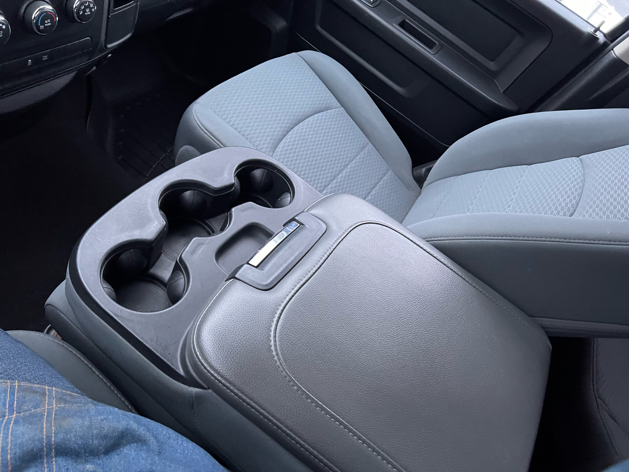 RAM 1500 4WD Quad Cab 140.5" Tradesman 2013