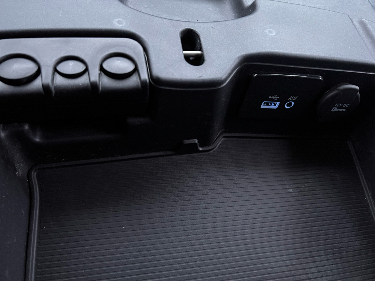 RAM 1500 4WD Quad Cab 140.5" Tradesman 2013