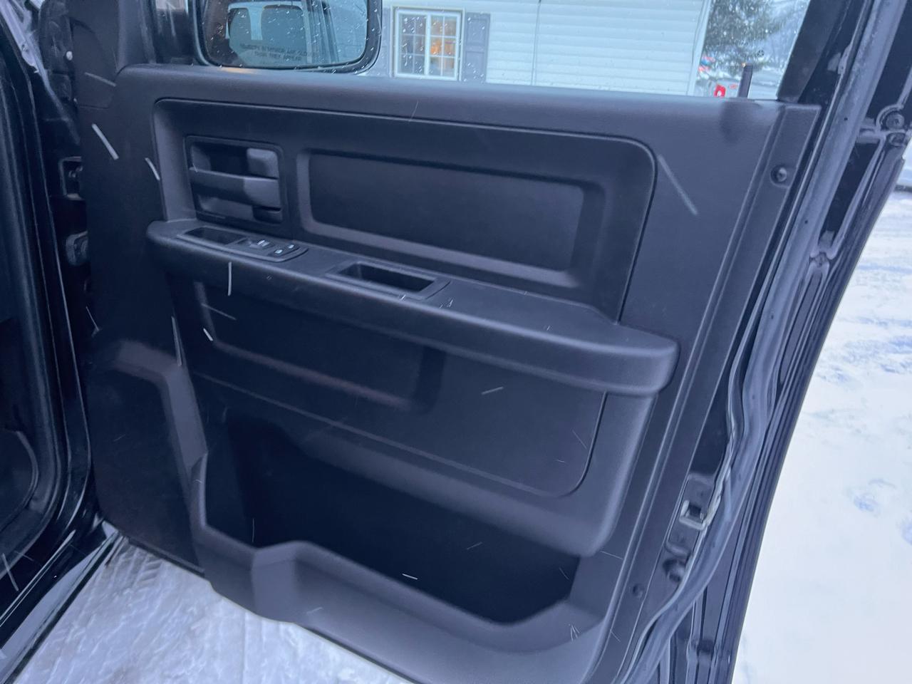 RAM 1500 4WD Quad Cab 140.5" Tradesman 2013