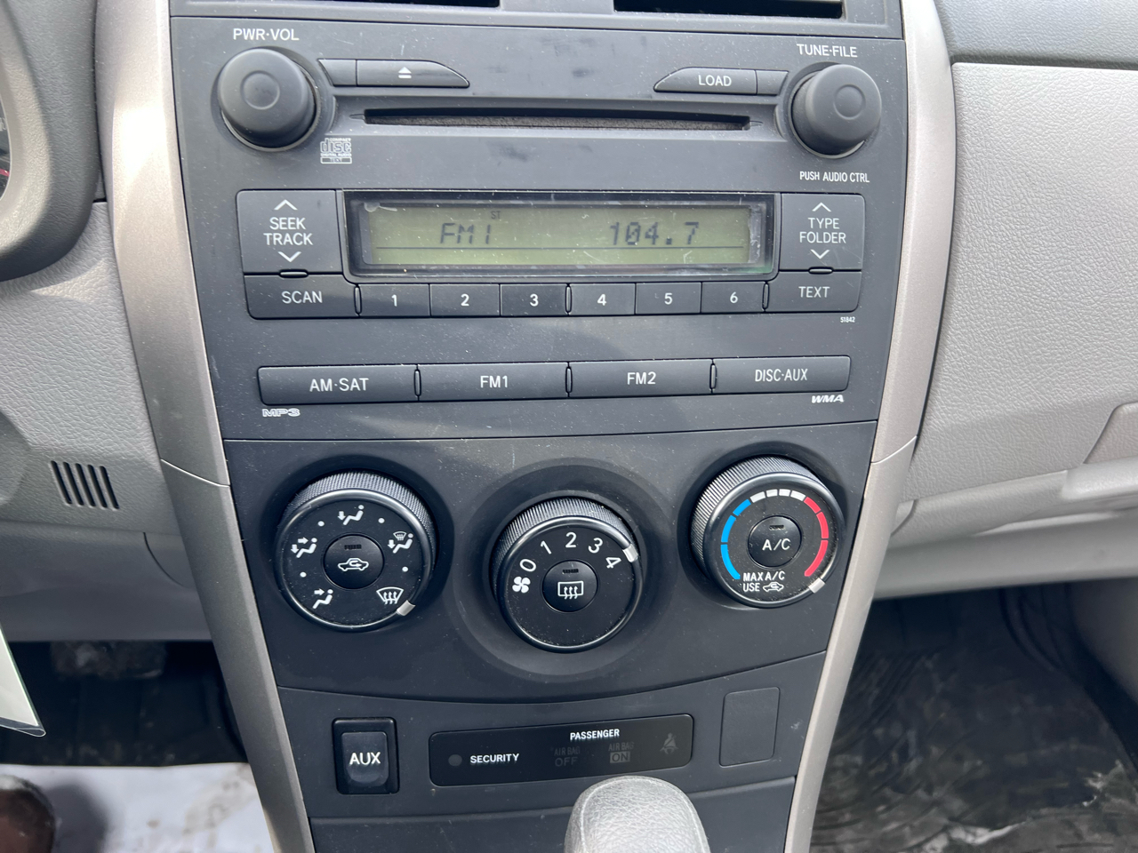 Toyota Corolla 4dr Sdn Auto LE Special Edition (Natl) 2009