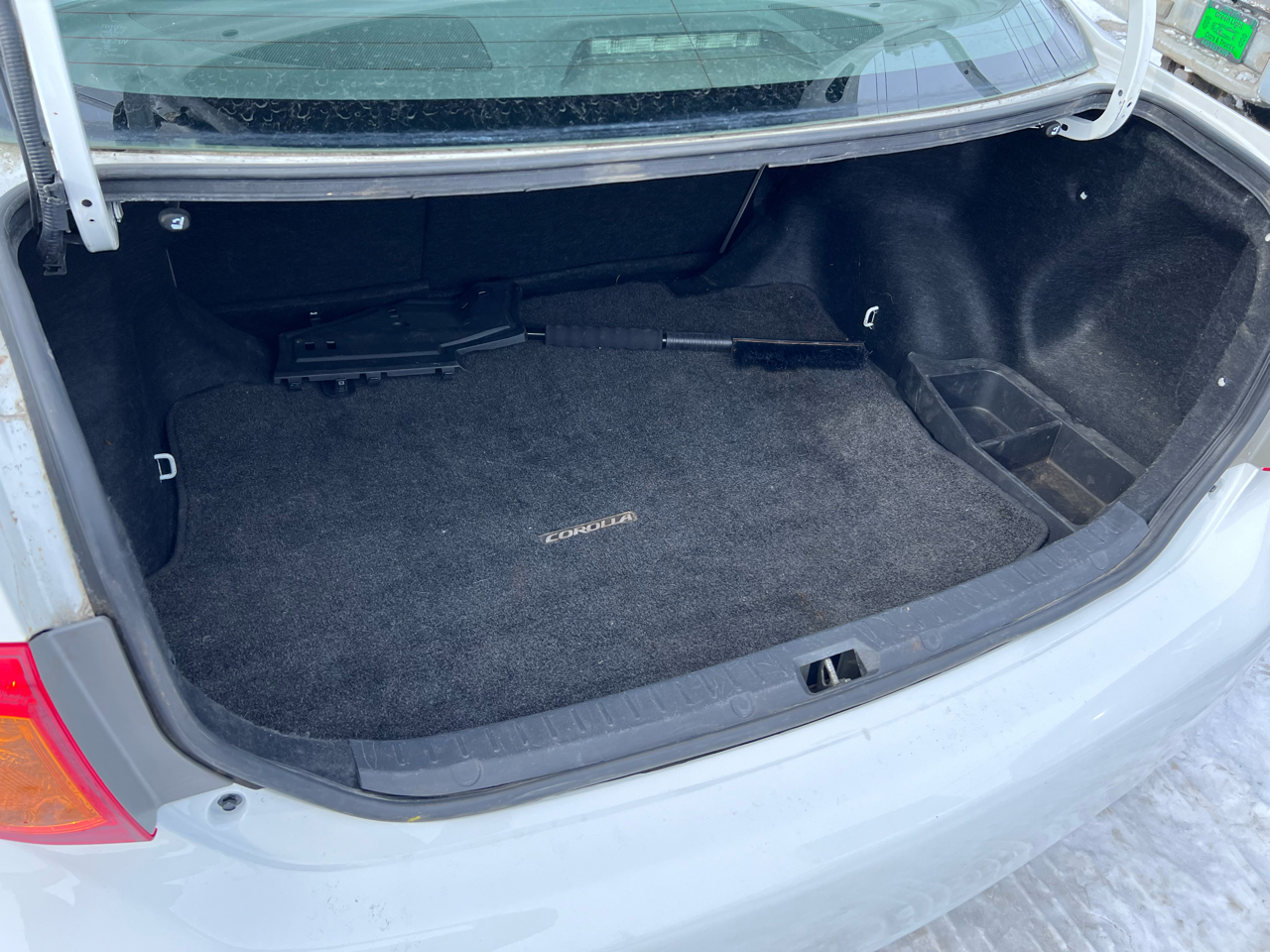 Toyota Corolla 4dr Sdn Auto LE Special Edition (Natl) 2009