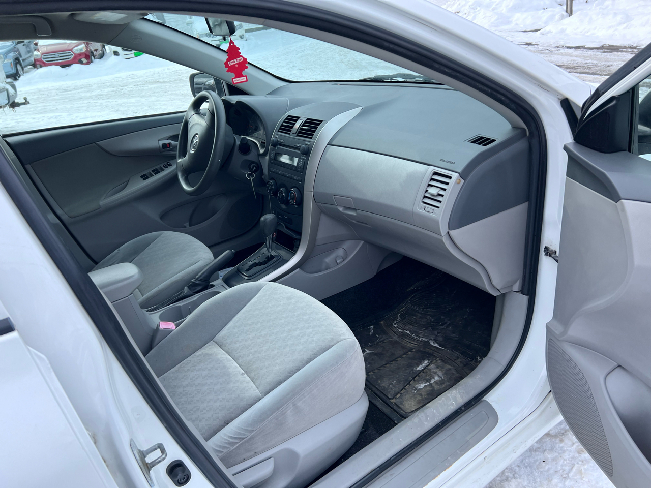 Toyota Corolla 4dr Sdn Auto LE Special Edition (Natl) 2009