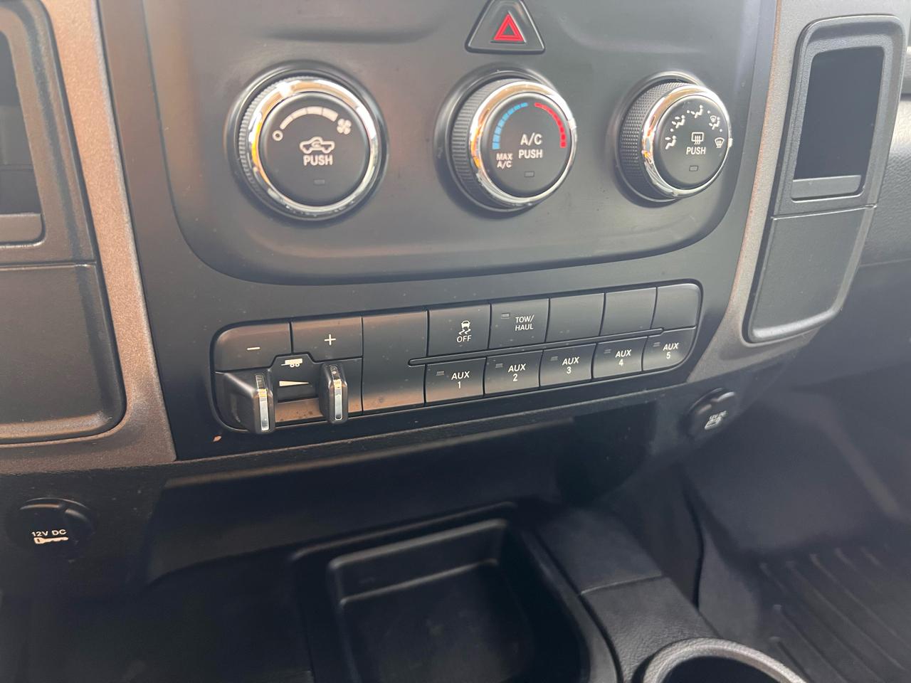 RAM 2500 4WD Crew Cab 149" Tradesman 2016