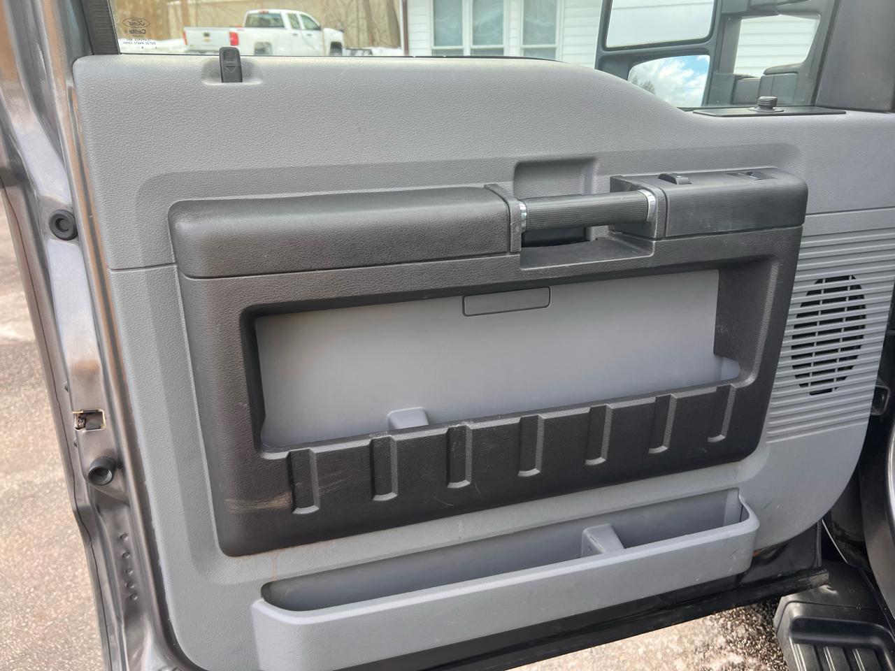 Ford Super Duty F-350 SRW 4WD Reg Cab 137" XLT 2014