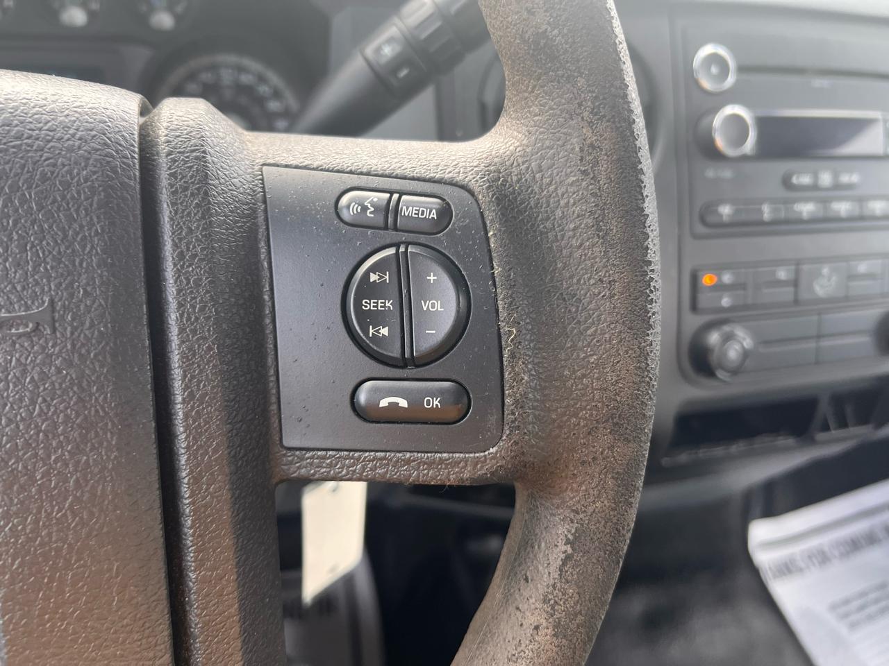 Ford Super Duty F-350 SRW 4WD Reg Cab 137" XLT 2014