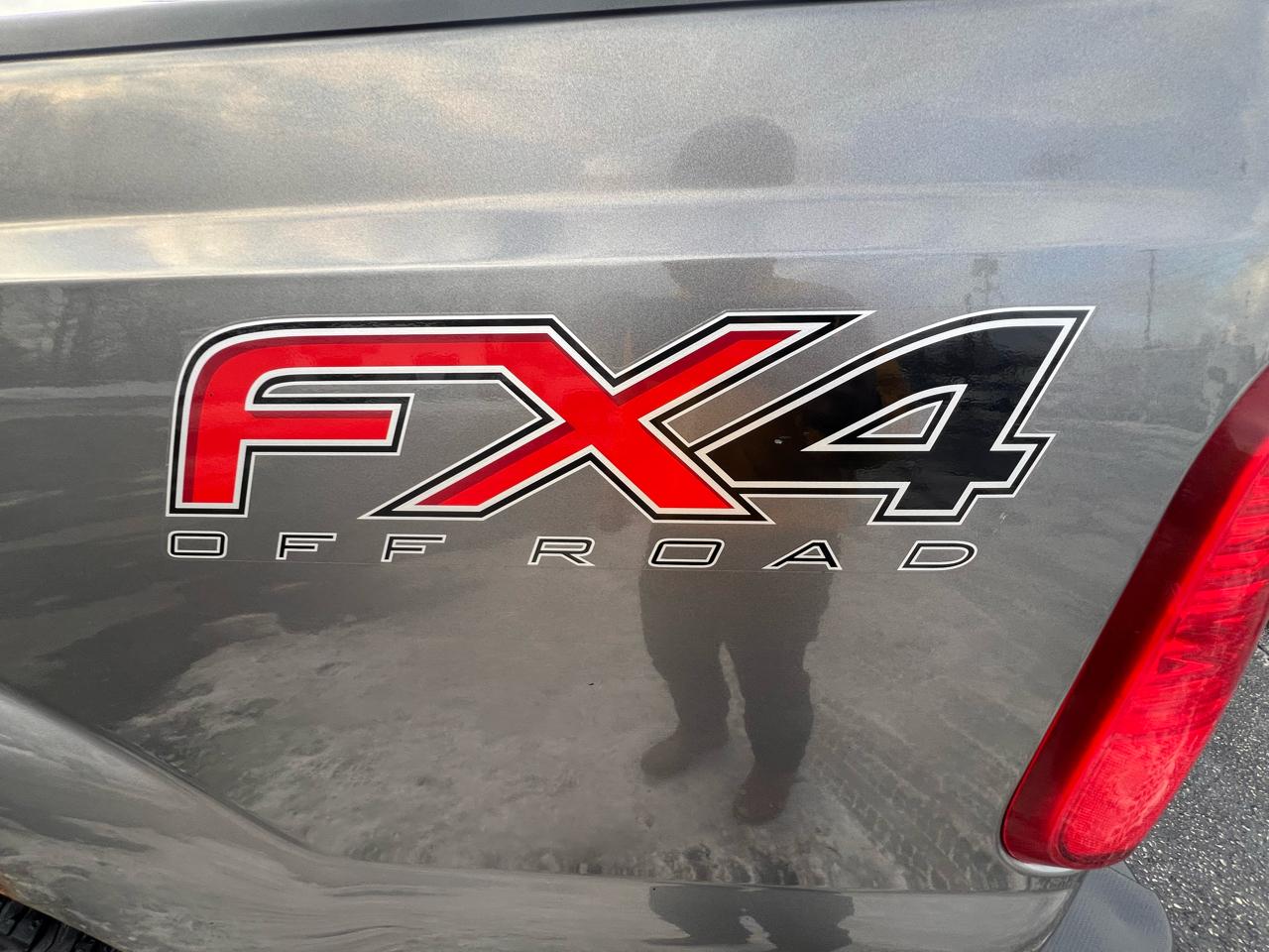 Ford Super Duty F-350 SRW 4WD Reg Cab 137" XLT 2014