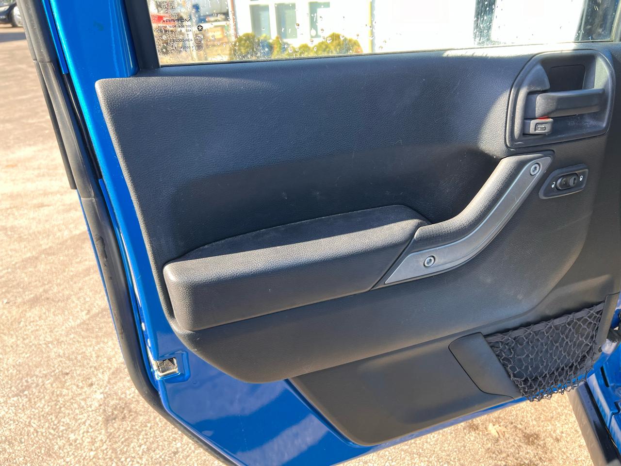 Jeep Wrangler Unlimited 4WD 4dr Sport 2016