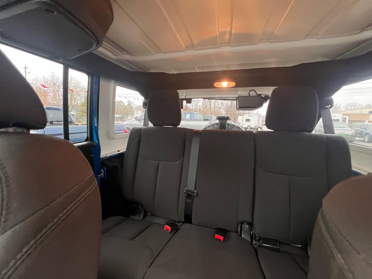 Jeep Wrangler Unlimited 4WD 4dr Sport 2016