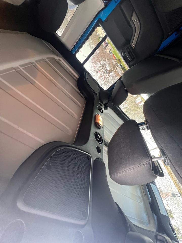 Jeep Wrangler Unlimited 4WD 4dr Sport 2016