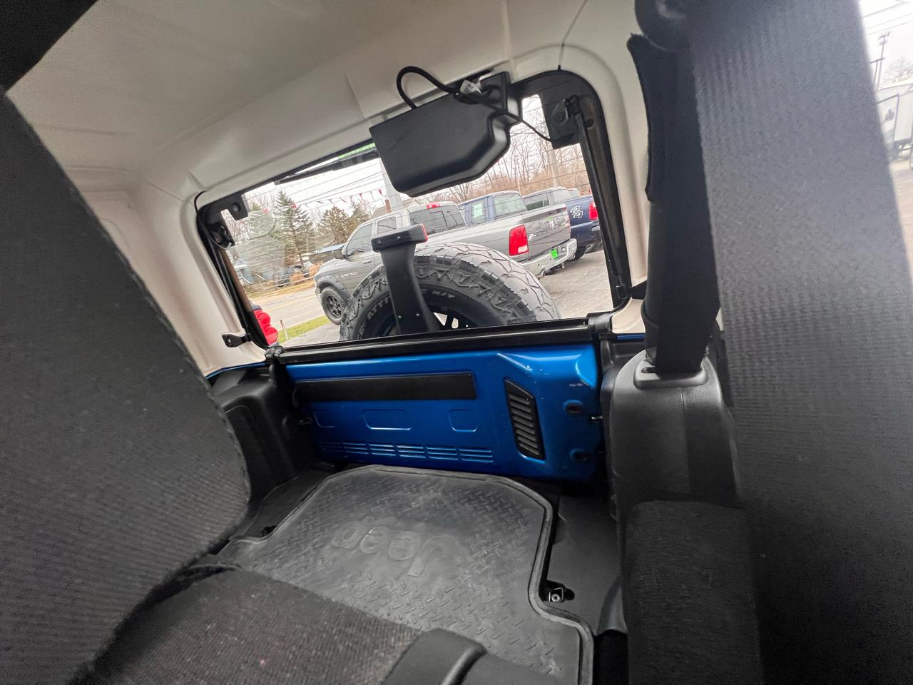 Jeep Wrangler Unlimited 4WD 4dr Sport 2016