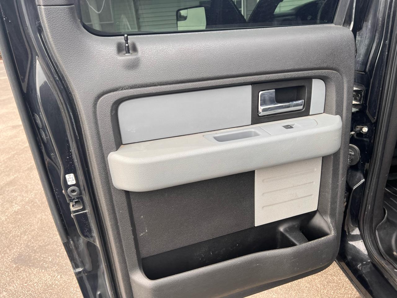 Ford F-150 4WD SuperCrew 145" Platinum 2014