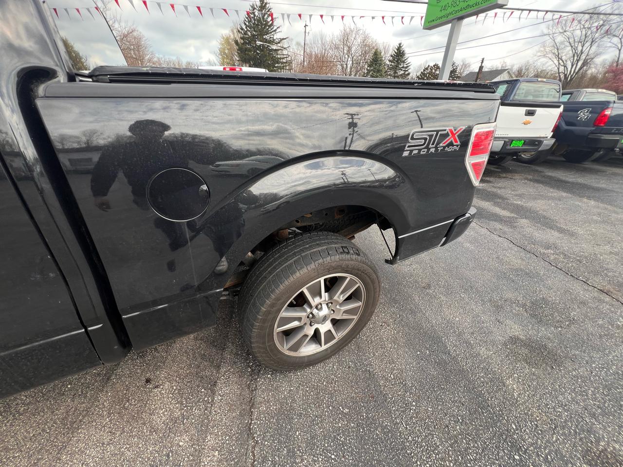 Ford F-150 4WD SuperCrew 145" STX 2014