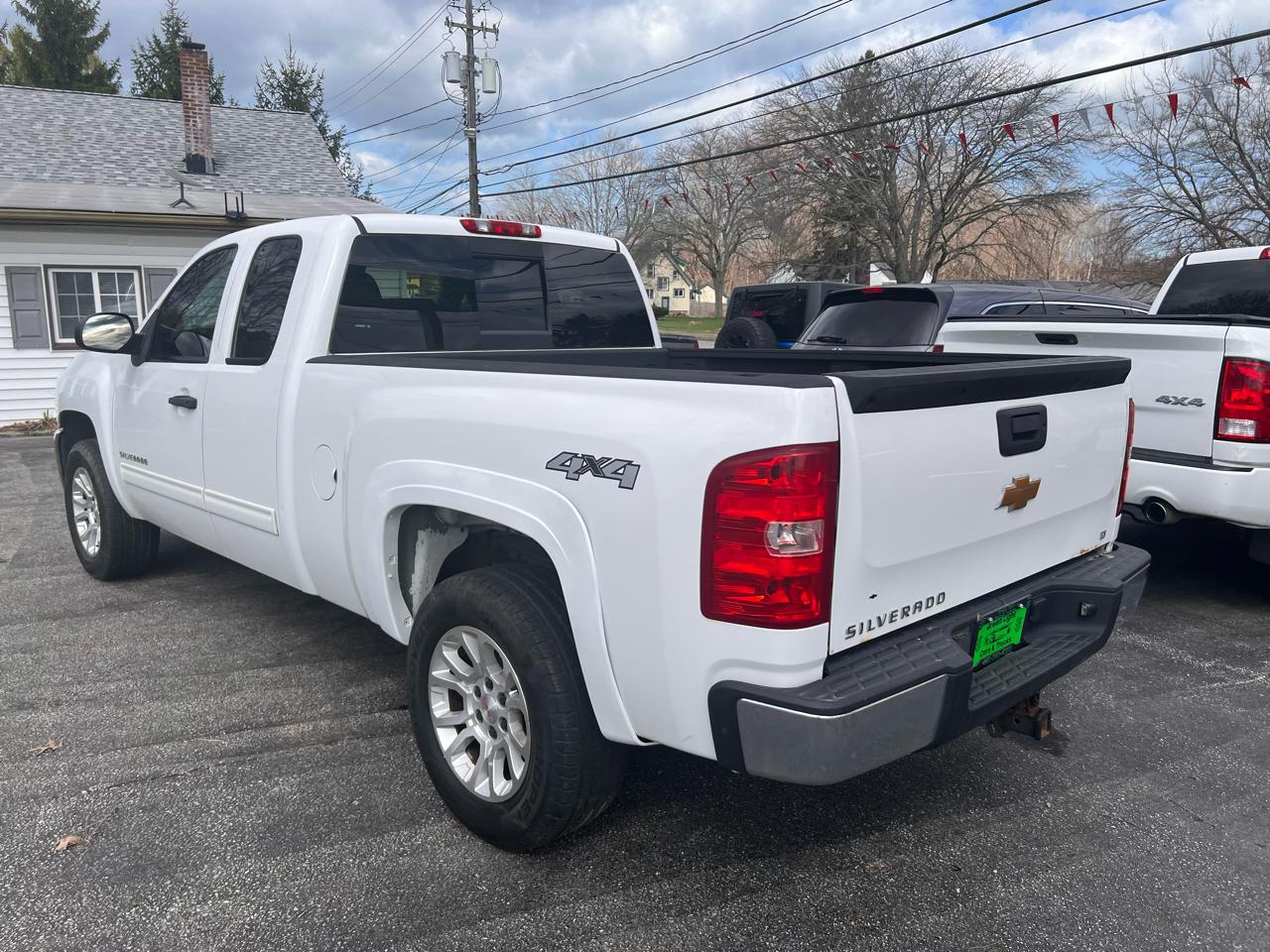 Chevrolet Silverado 1500 4WD Ext Cab 143.5" LT 2012