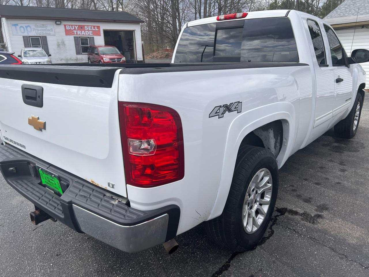 Chevrolet Silverado 1500 4WD Ext Cab 143.5" LT 2012