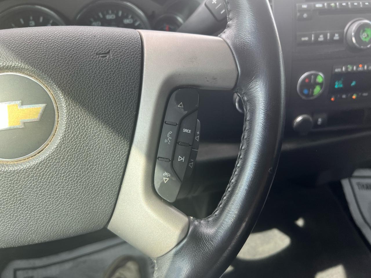 Chevrolet Silverado 1500 4WD Ext Cab 143.5" LT 2012