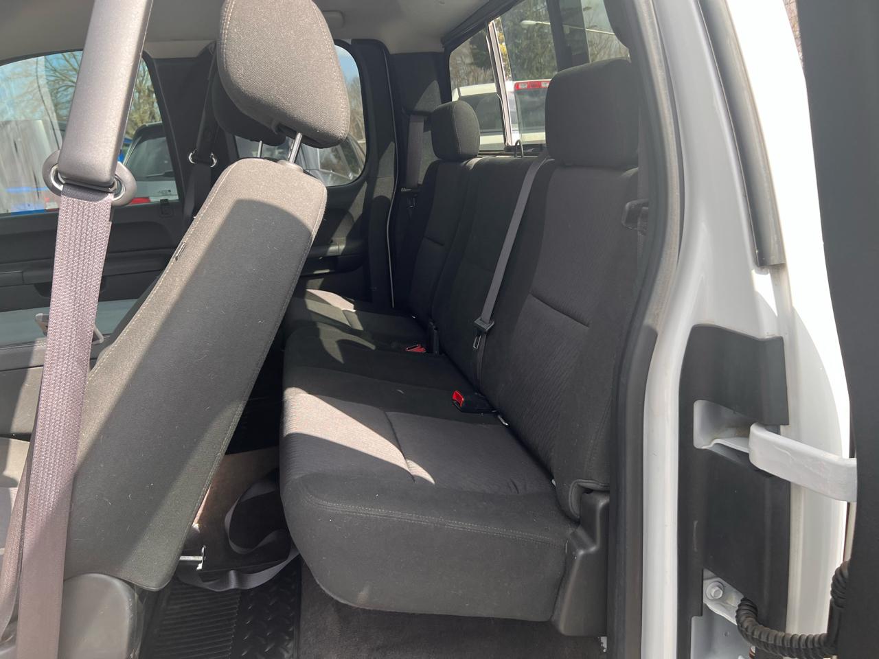 Chevrolet Silverado 1500 4WD Ext Cab 143.5" LT 2012