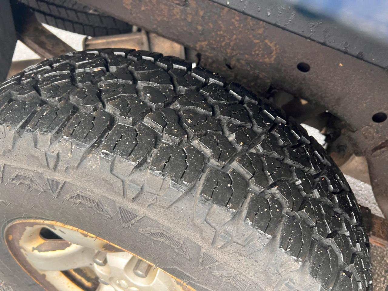 Dodge Dakota 2dr Club Cab 131" WB 4WD ST 2005