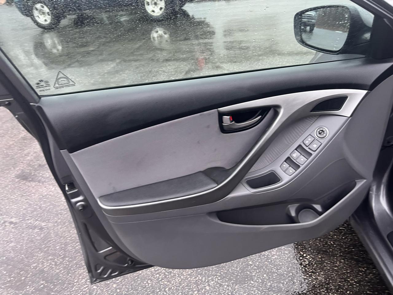 Hyundai Elantra 4dr Sdn Auto GLS PZEV (Alabama Plant) 2012