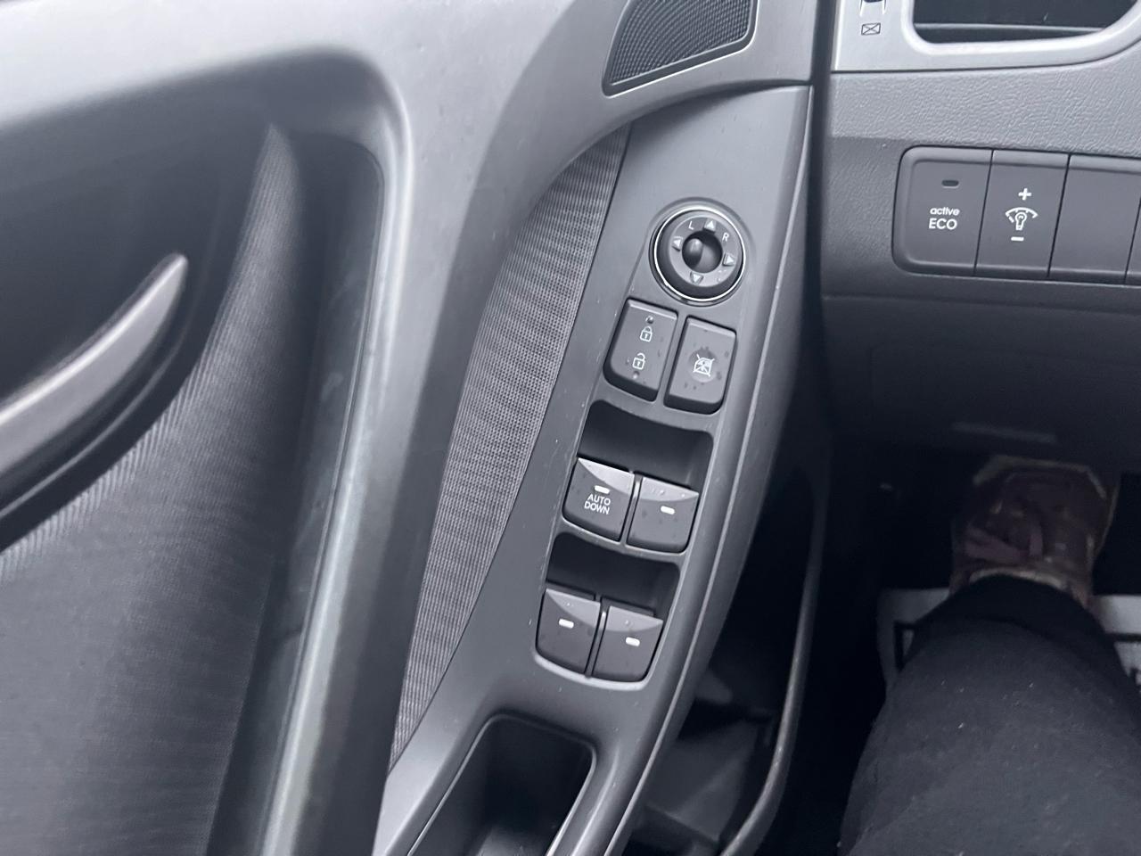 Hyundai Elantra 4dr Sdn Auto GLS PZEV (Alabama Plant) 2012