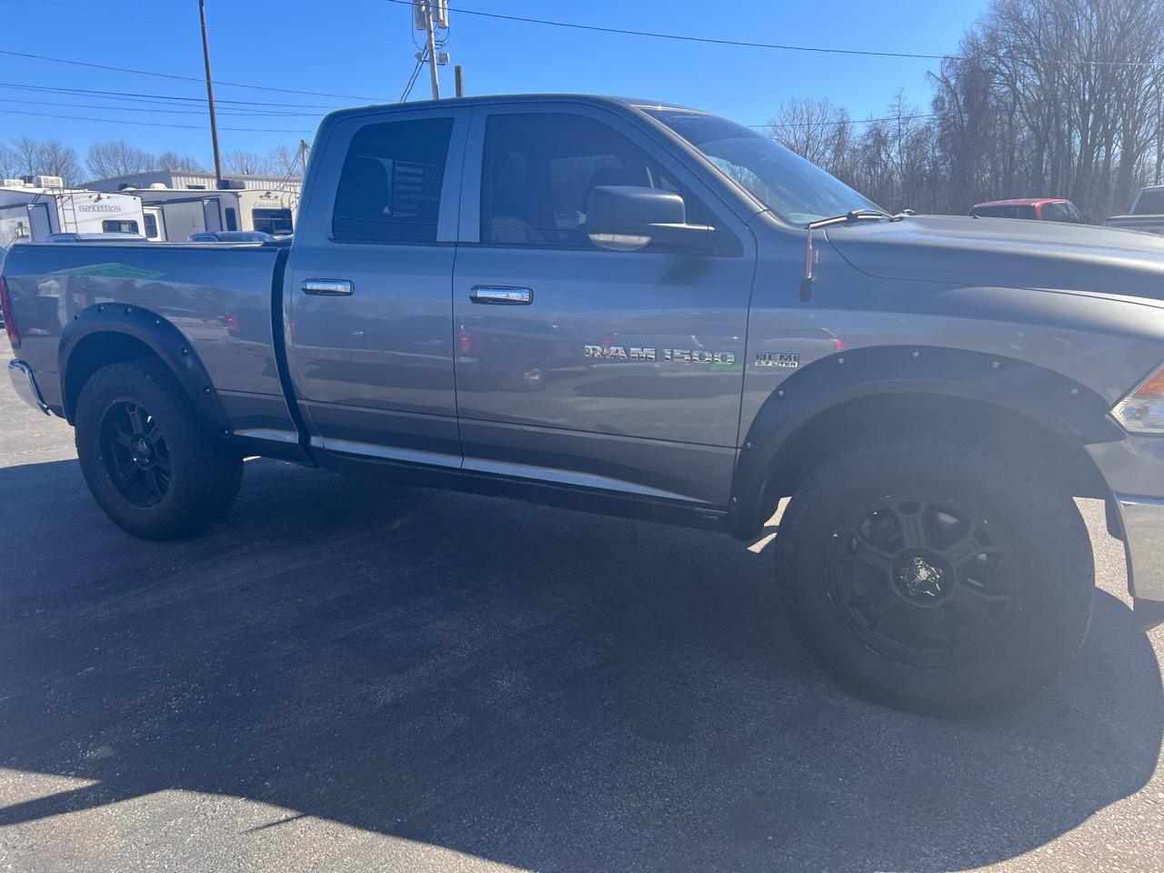 RAM 1500 4WD Quad Cab 140.5" Big Horn 2011