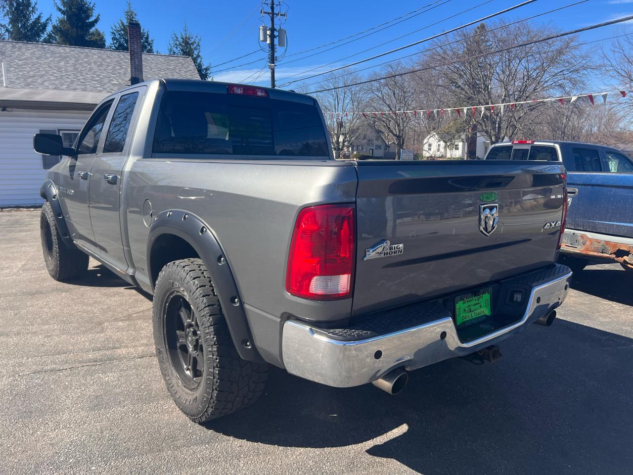 RAM 1500 4WD Quad Cab 140.5" Big Horn 2011