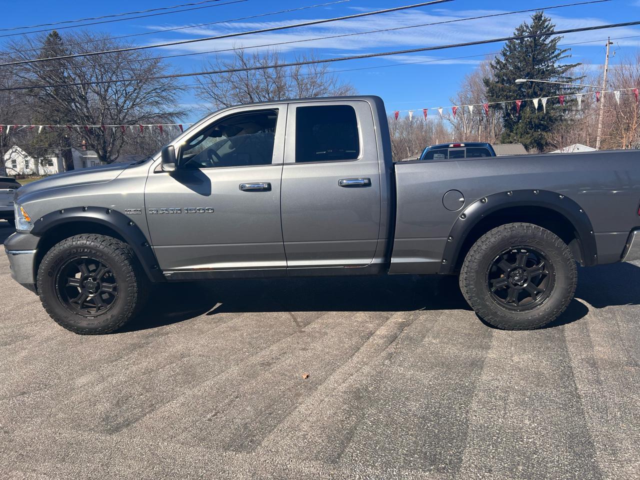 RAM 1500 4WD Quad Cab 140.5" Big Horn 2011