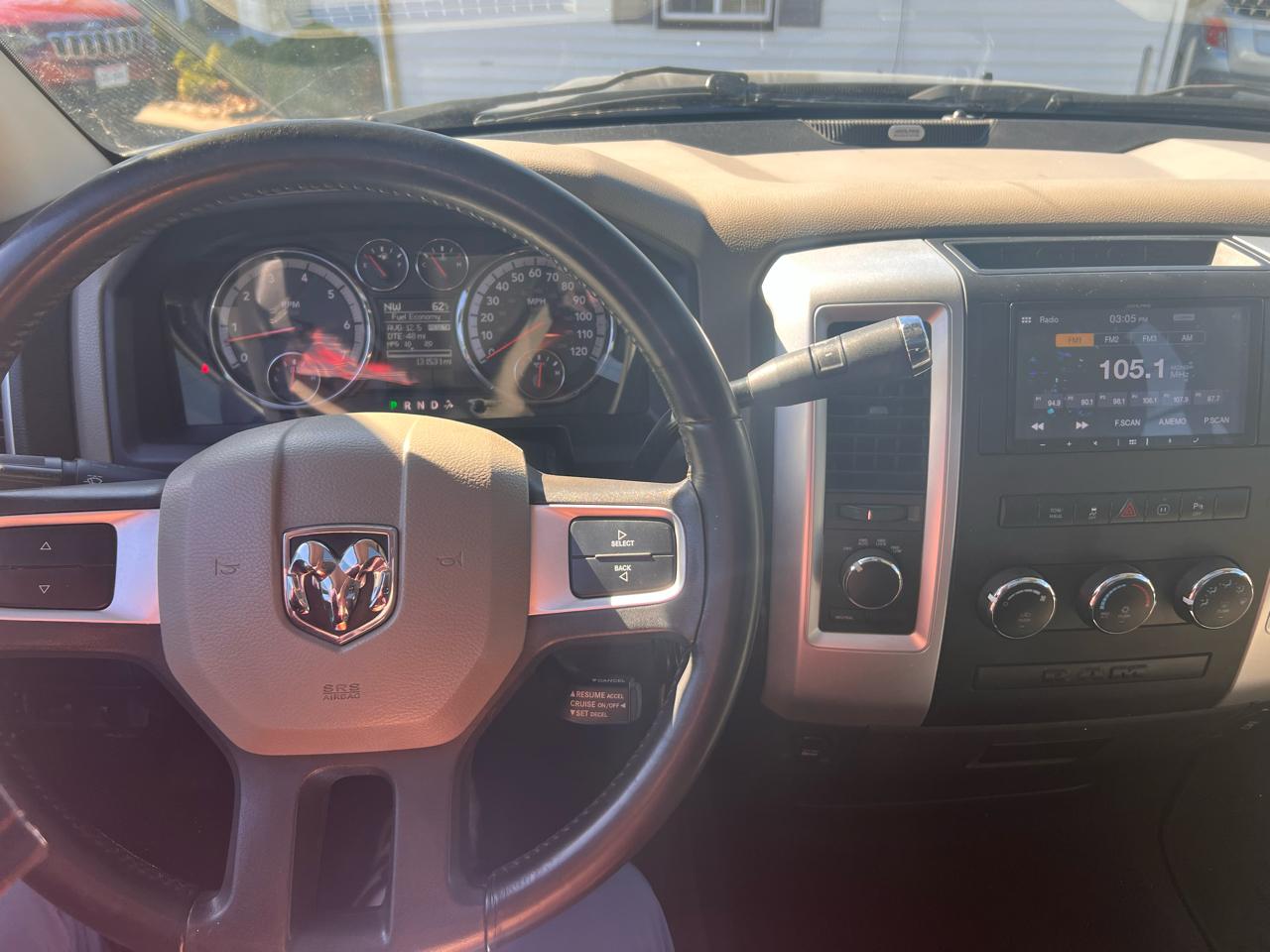 RAM 1500 4WD Quad Cab 140.5" Big Horn 2011