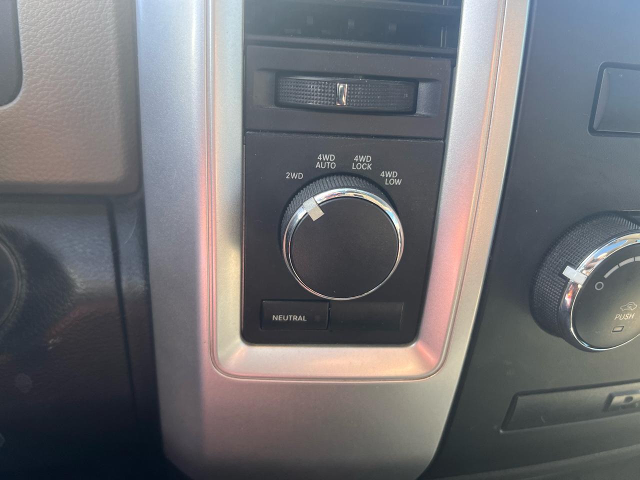 RAM 1500 4WD Quad Cab 140.5" Big Horn 2011