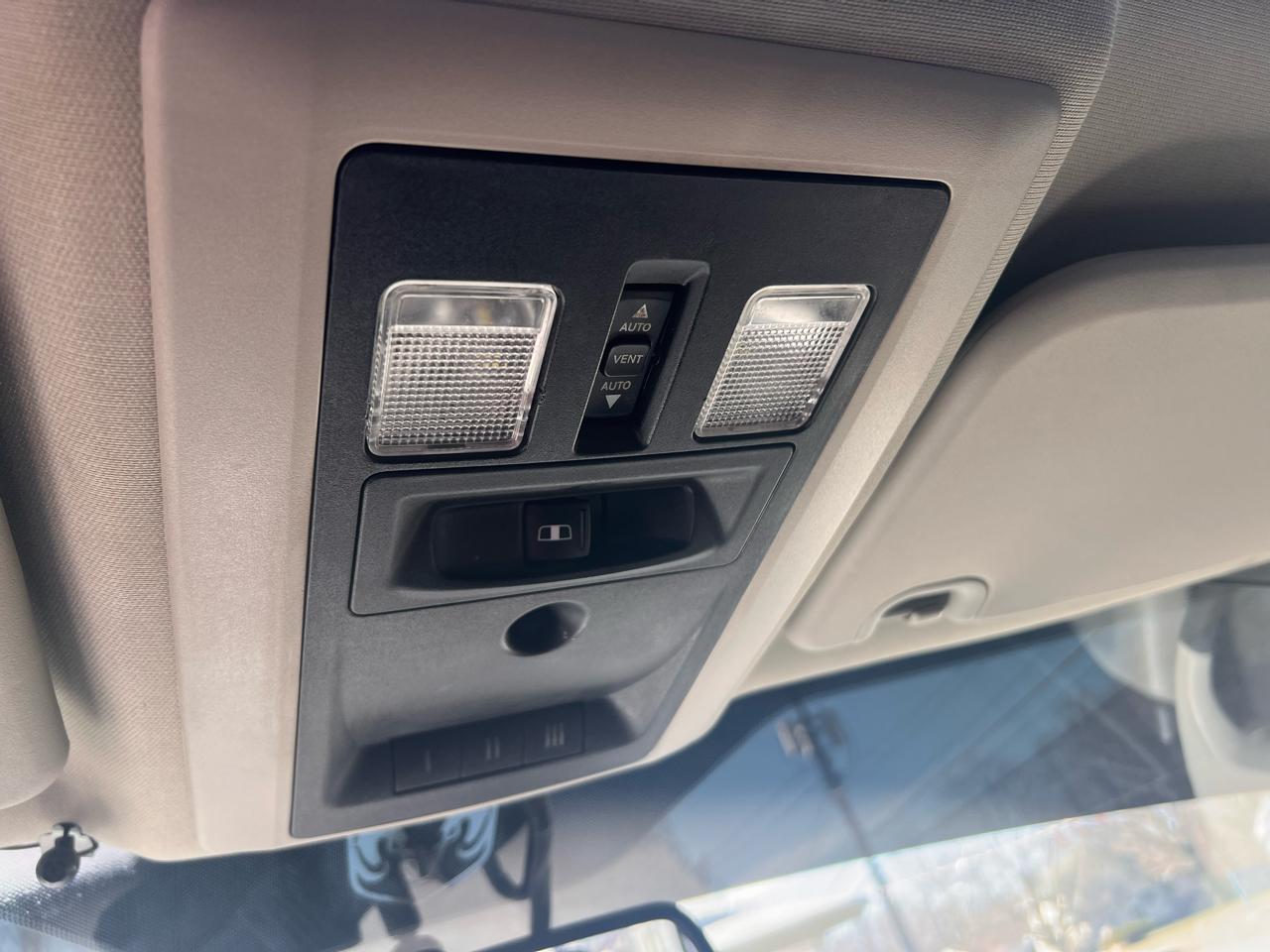 RAM 1500 4WD Quad Cab 140.5" Big Horn 2011