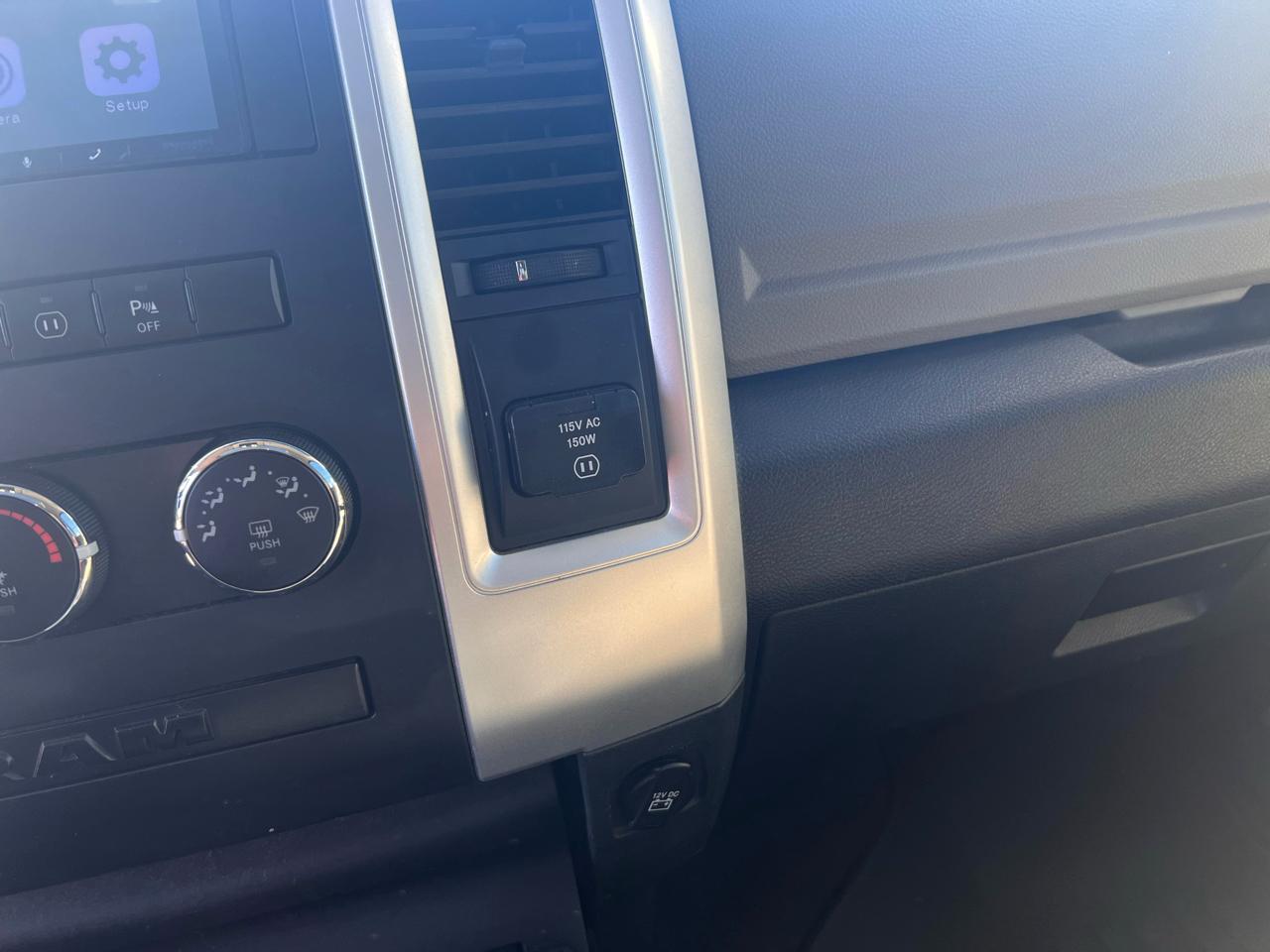 RAM 1500 4WD Quad Cab 140.5" Big Horn 2011