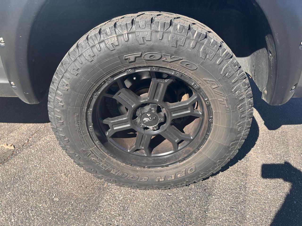 RAM 1500 4WD Quad Cab 140.5" Big Horn 2011