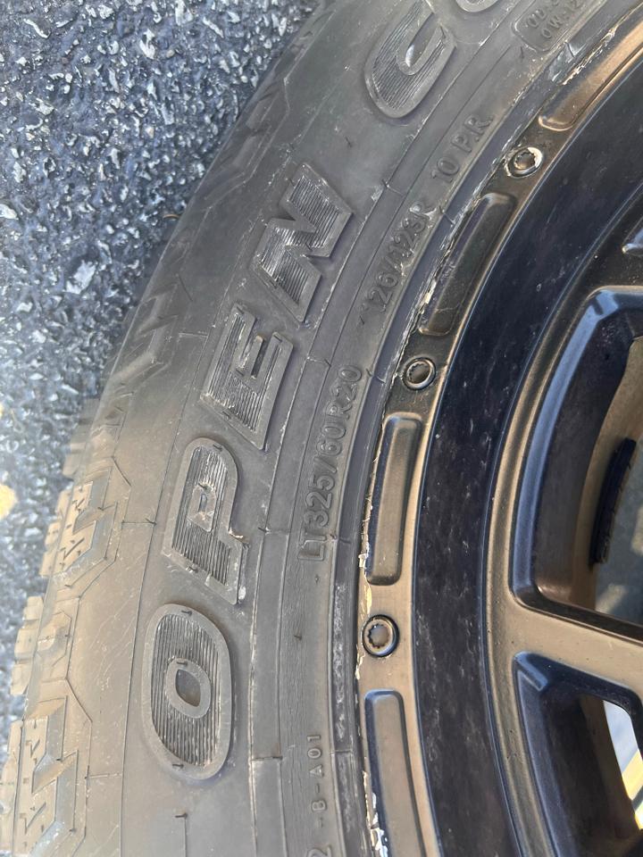 RAM 1500 4WD Quad Cab 140.5" Big Horn 2011