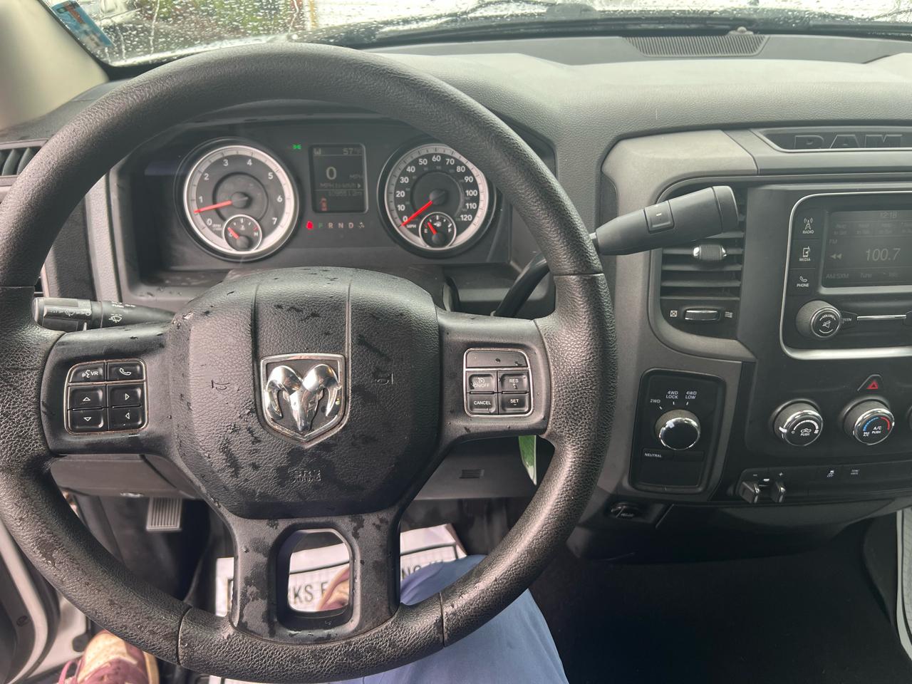 RAM 1500 4WD Quad Cab 140.5" Express 2014