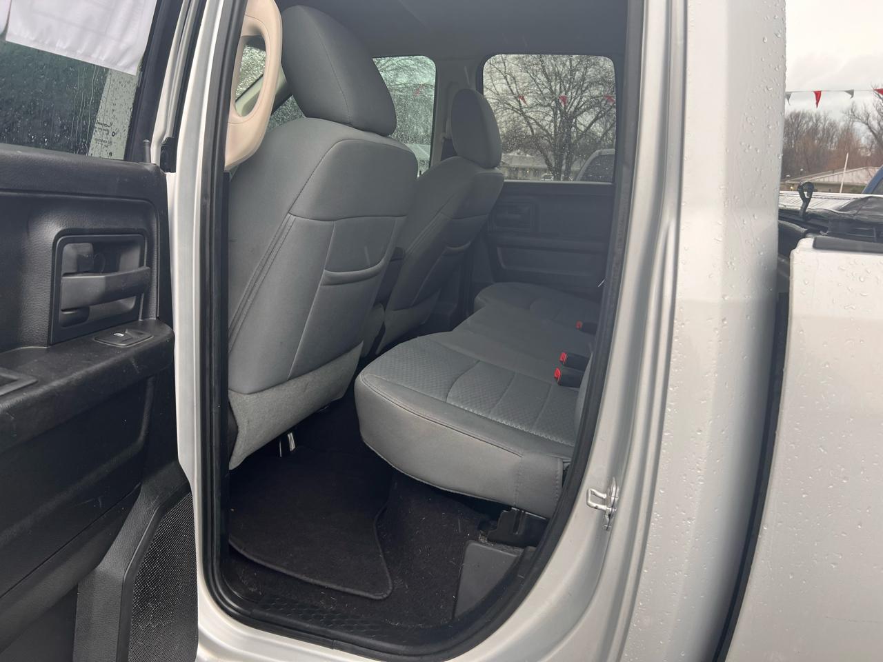 RAM 1500 4WD Quad Cab 140.5" Express 2014