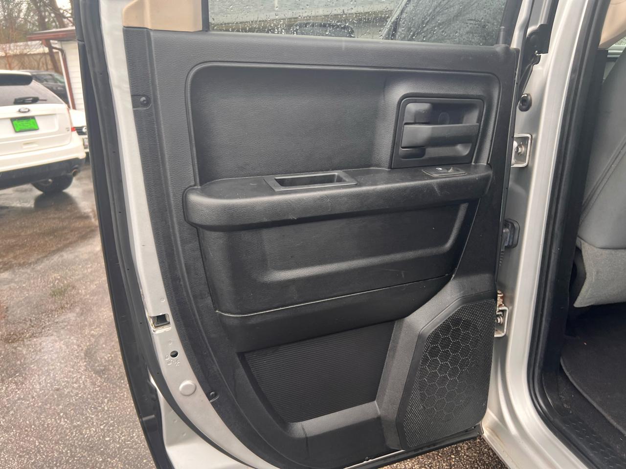 RAM 1500 4WD Quad Cab 140.5" Express 2014