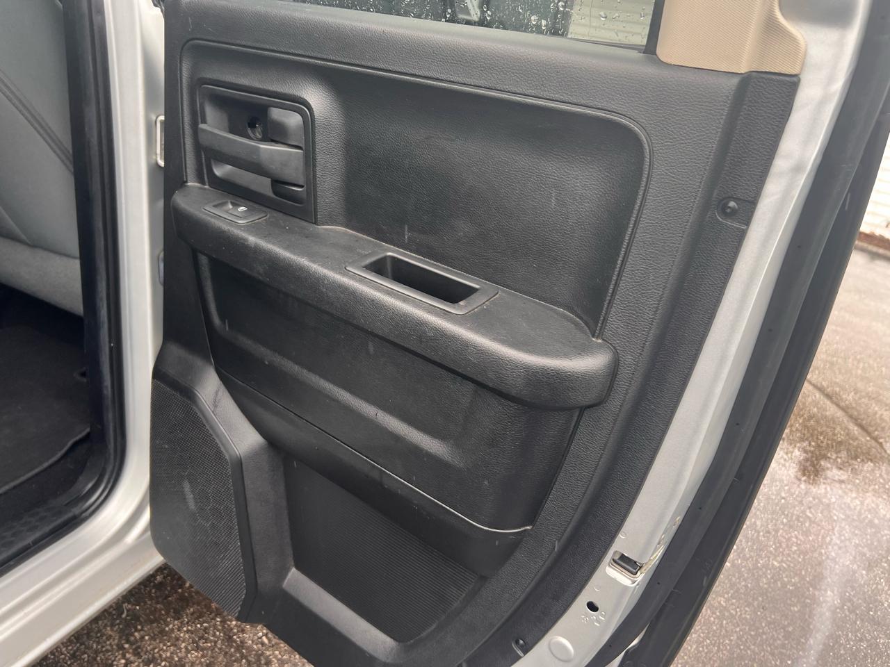 RAM 1500 4WD Quad Cab 140.5" Express 2014