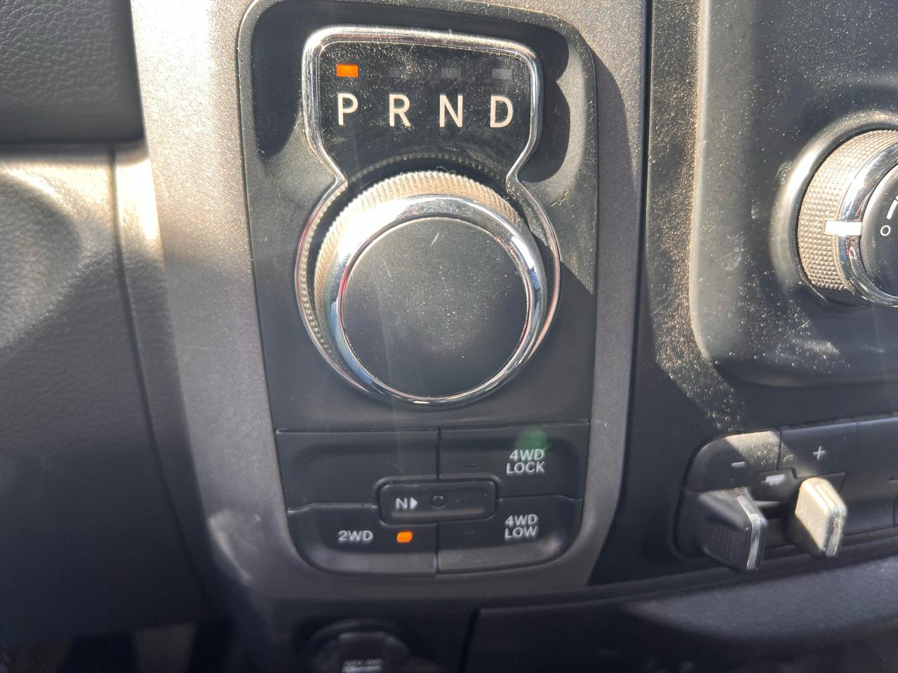 RAM 1500 4WD Crew Cab 140.5" Express 2015