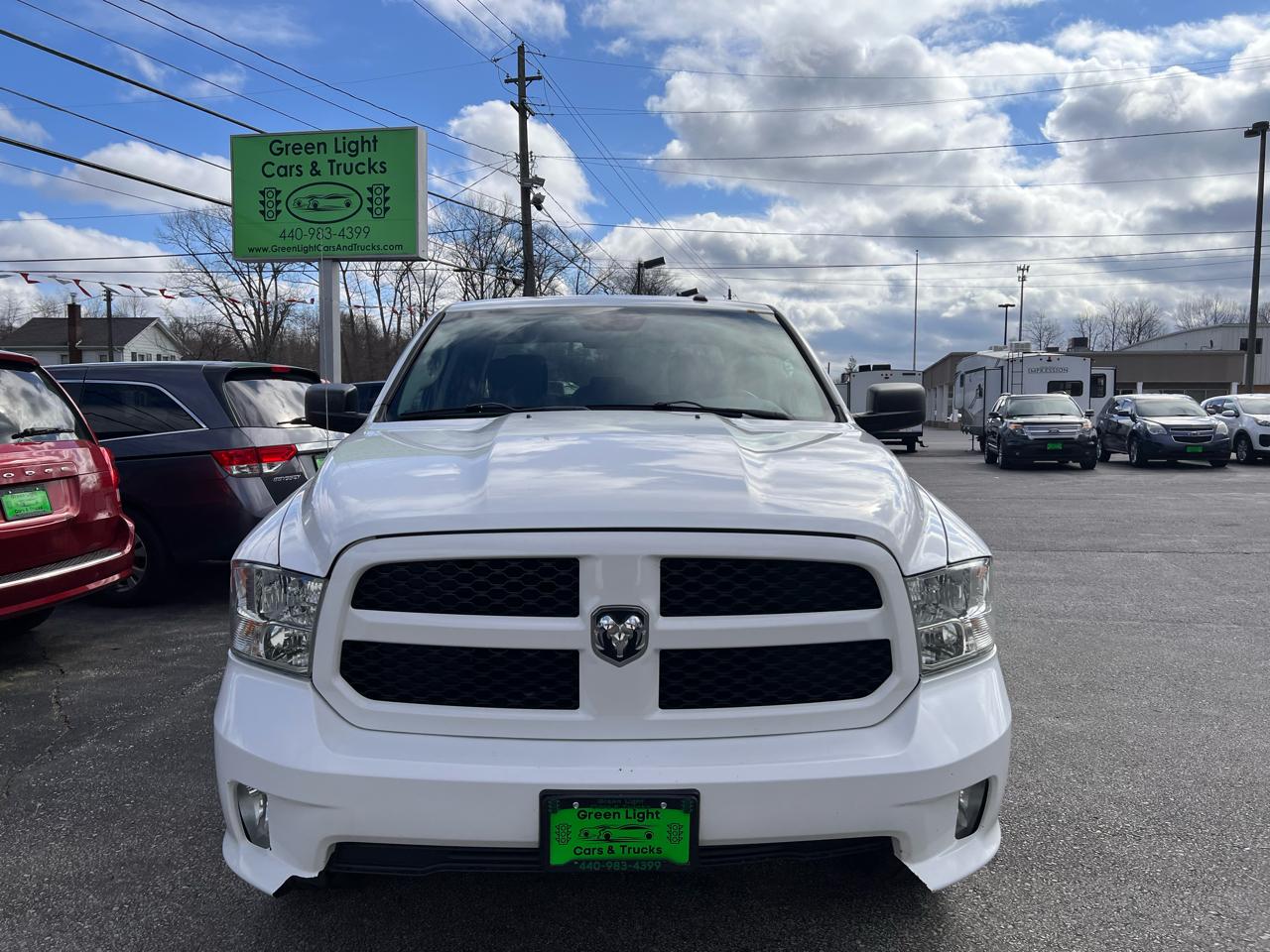 RAM 1500 4WD Crew Cab 140.5" Express 2015