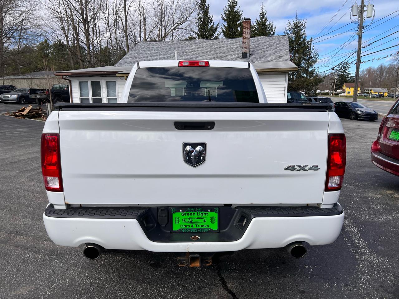 RAM 1500 4WD Crew Cab 140.5" Express 2015