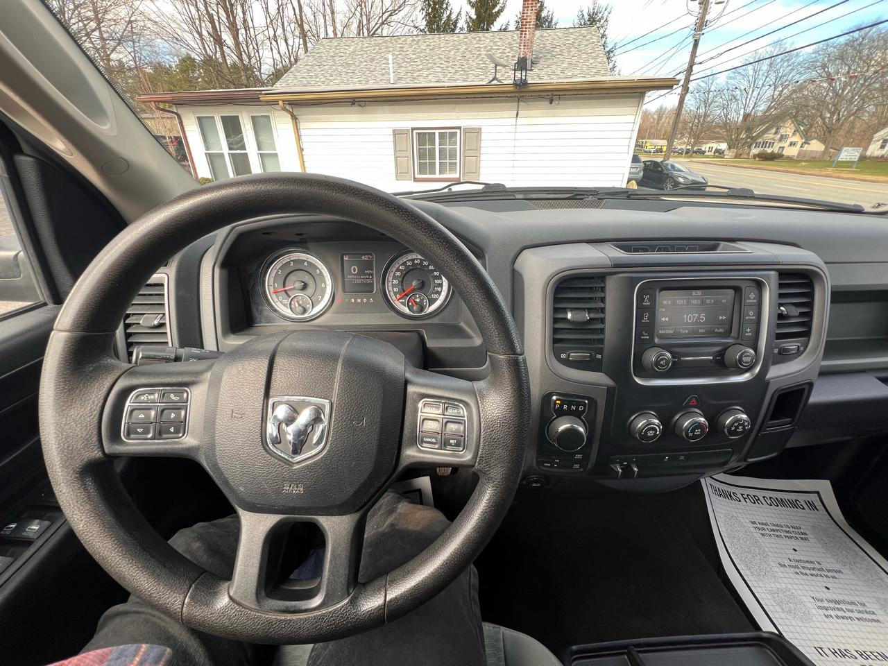 RAM 1500 4WD Crew Cab 140.5" Express 2015