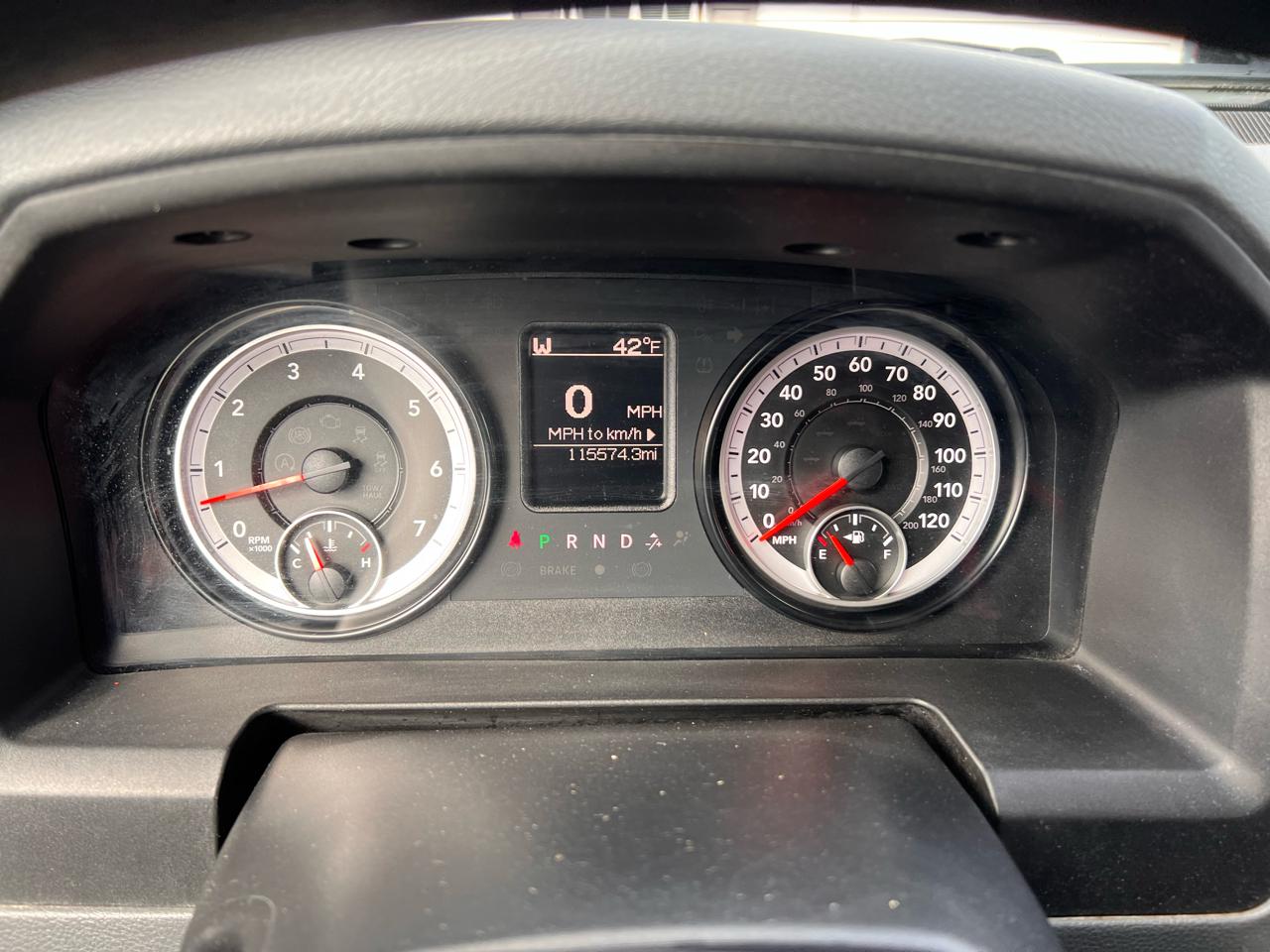 RAM 1500 4WD Crew Cab 140.5" Express 2015