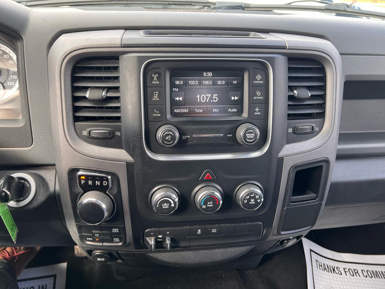 RAM 1500 4WD Crew Cab 140.5" Express 2015