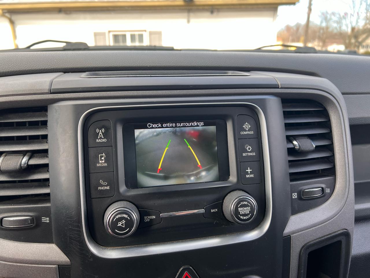 RAM 1500 4WD Crew Cab 140.5" Express 2015